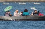 Lake Merritt, Venetian Gondola, parasol, women, ladies, SRKD01_050