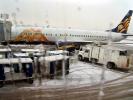 Glycol dripping down the airplane window, Deicer, Ground Equipment, American Trans Air, TAAD01_011