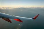lone Wing in Flight, Airborne, Boeing 737, Southwest Airlines SWA