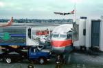 Boeing 737, US Airways, Catering Truck, Scissorlift, jetway, Airbridge