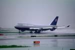 N106UA, Boeing 747-451, (SFO), rain, inclement weather, wet, TAFV14P03_03