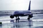 Boeing 757, (SFO), rain, inclement weather, wet, TAFV14P04_02