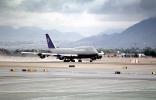 United Airlines UAL, Boeing 747-400 series, TAFV15P04_11