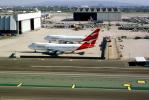 Boeing 747-400, Qantas Airlines, hangar, LAX