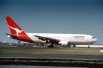 VH-EAK, Boeing 767-238ER, Qantas Airlines, TAFV34P14_04