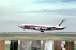 Western Airlines WAL Boeing 707 landing, 1960s, TAFV44P04_17