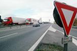 Yield, french trucker strike, Arles, Semi-trailer truck, Semi