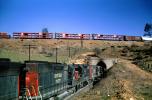 Tehachapi Loop, California, Southern Pacific Locomotives, Tunnel, Walong, Kern County, VRFV07P07_12